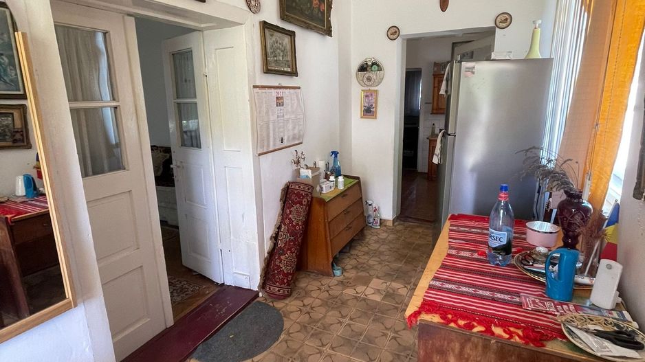 Casa ,curte și gradina.Teren cu 2700 mp. - Poză 5
