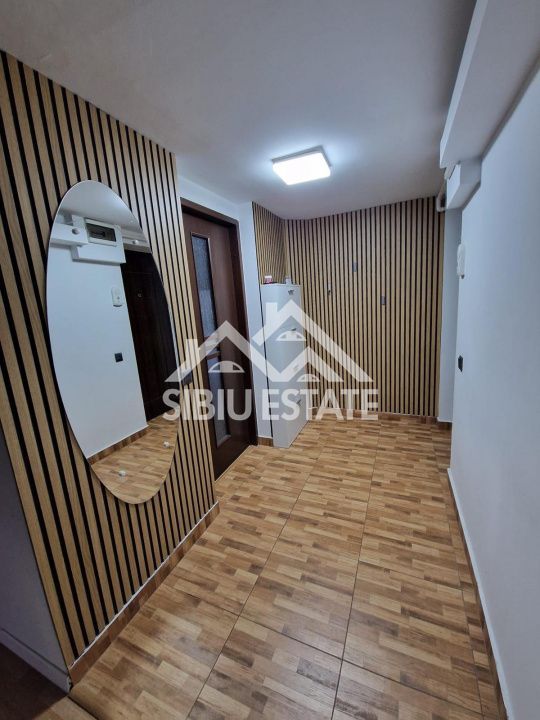 Apartament de vanzare, cu 4 camere,  82.4 mp. -Calea Cisnadiei (Ciresica) - Poză 8