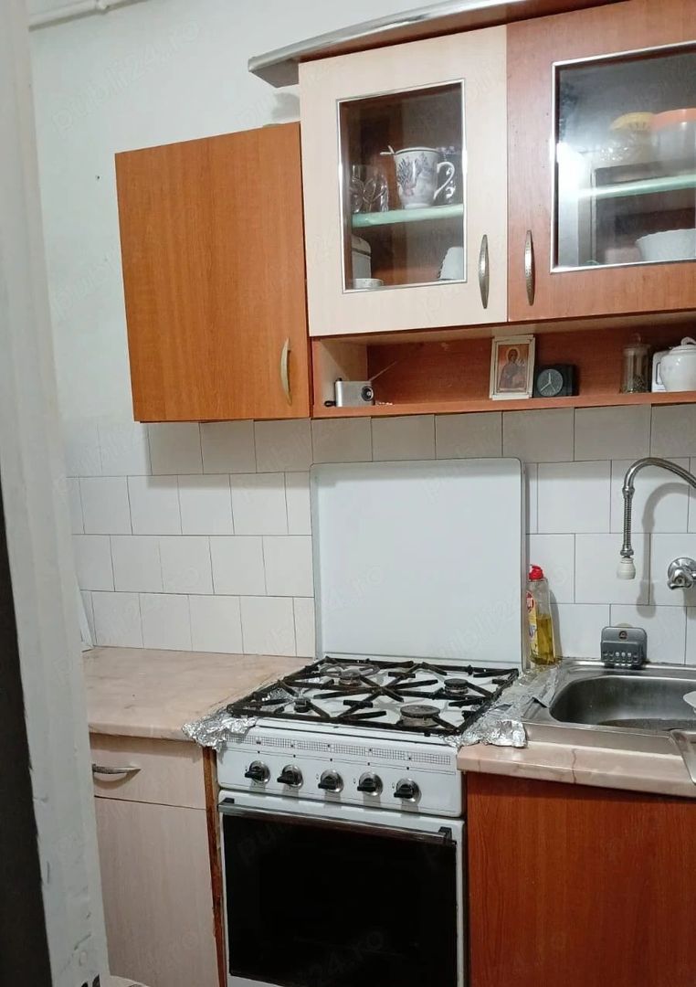BRASADAS vinde garsoniera la etajul 3/4 pe Ostrovului. - Poză 3