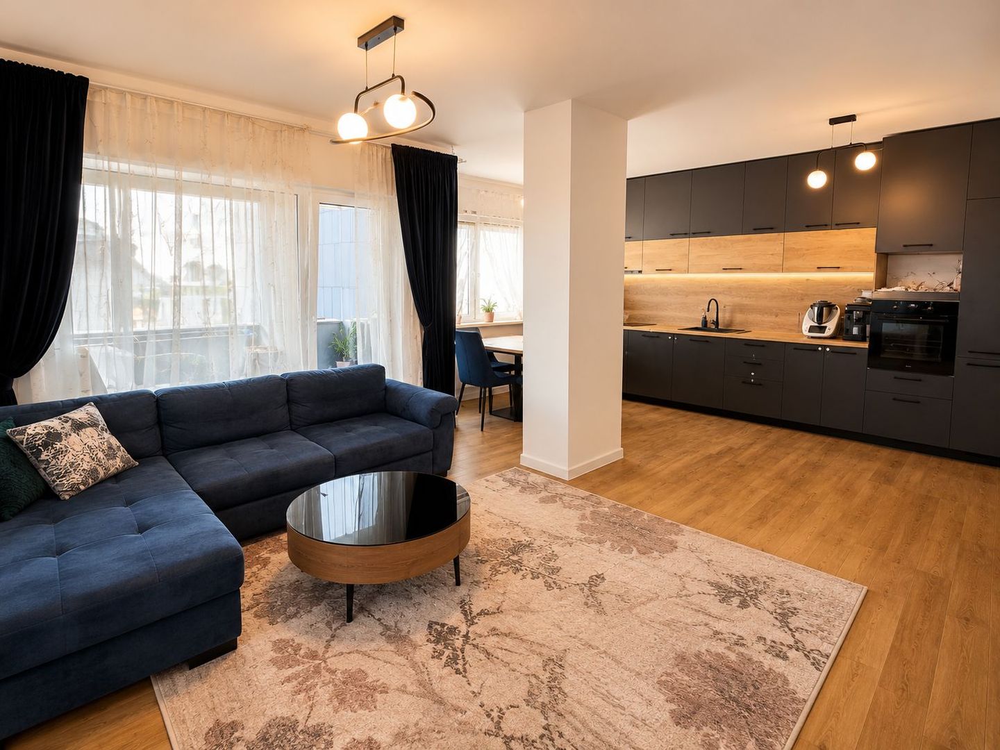 Apartament premium cu 3 camere | 75 mp + terasă | Complet mobilat și utilat - Poză 2