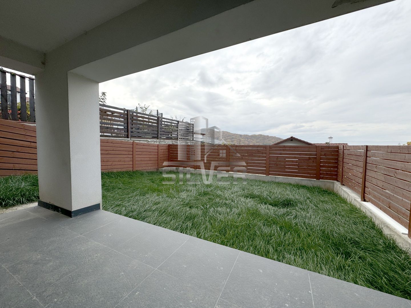 Casa moderna cu teren de 280 mp  la 5 minute de Vivo! - Poză 2