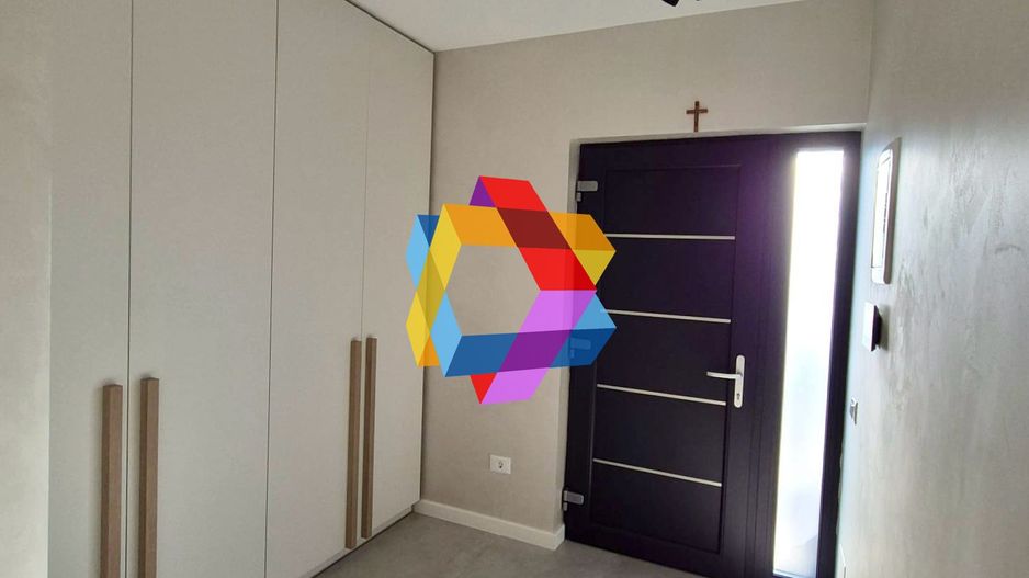 Casă 5 camere de vânzare Brasov - zona Tractorul - 118 mp - plus-imo.ro - Poză 11