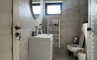 Casa modern mobilata cu 4 camere, 2 bai si terasa - capat CUG - 1.000€ - Poză 6