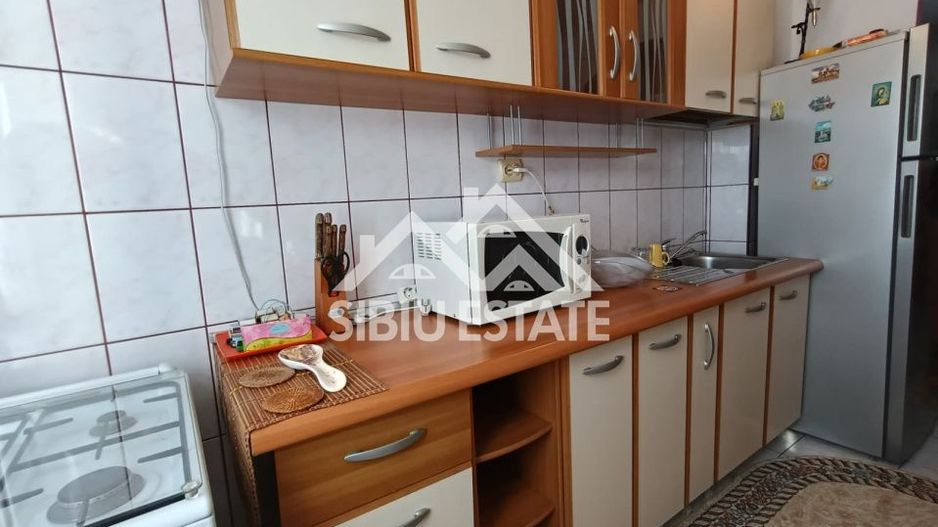 Apartament de vanzare cu 3 camere, decomandat -55 mp. balcon, pivnita - Poză 20