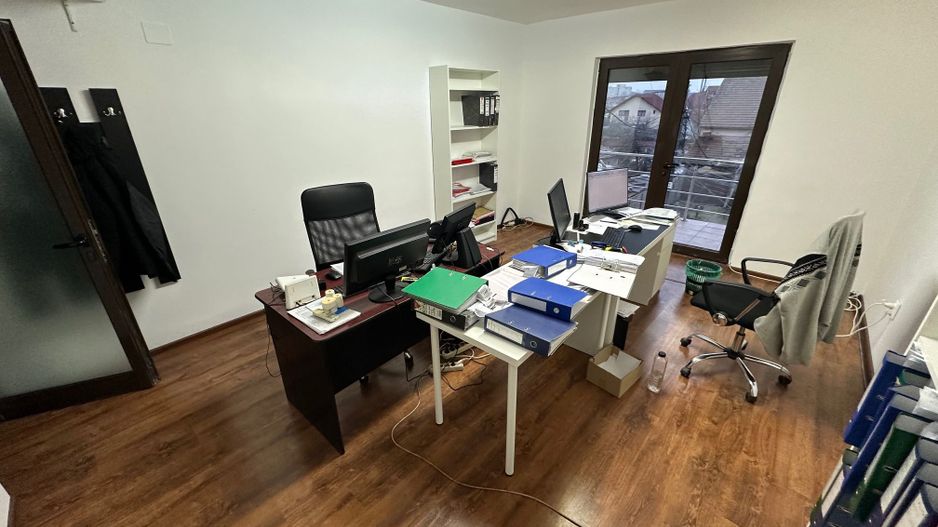 Cladire pretabila spațiu birouri/ clinica - Poză 8