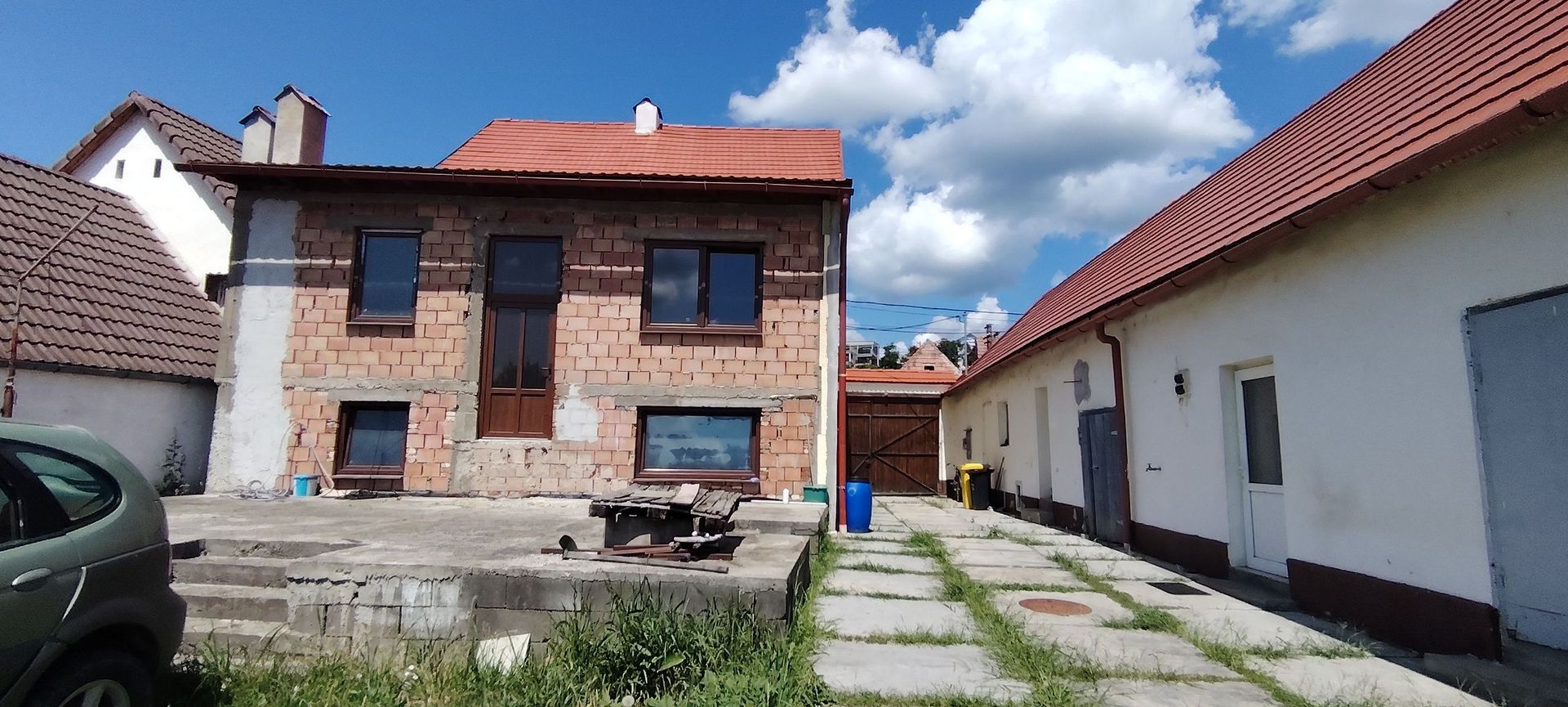 De vânzare o proprietate cu 2 corpuri de clădire și teren, în Agnita - Poză 2