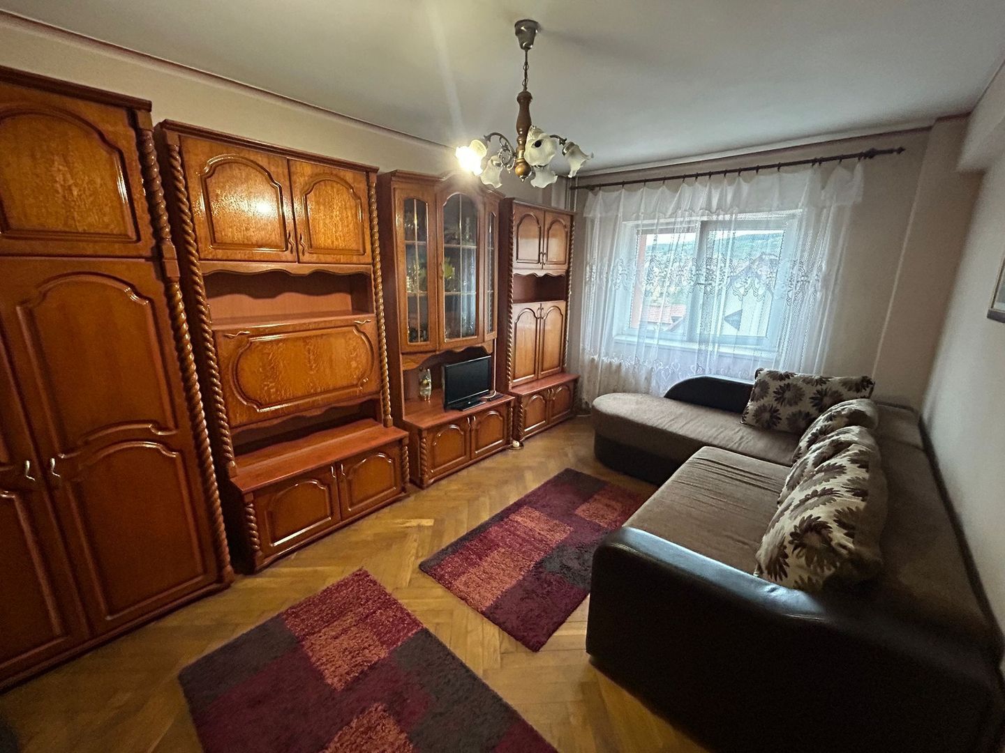 Apartament 3 camere, etaj 3 - zona Cetate - Poză 3