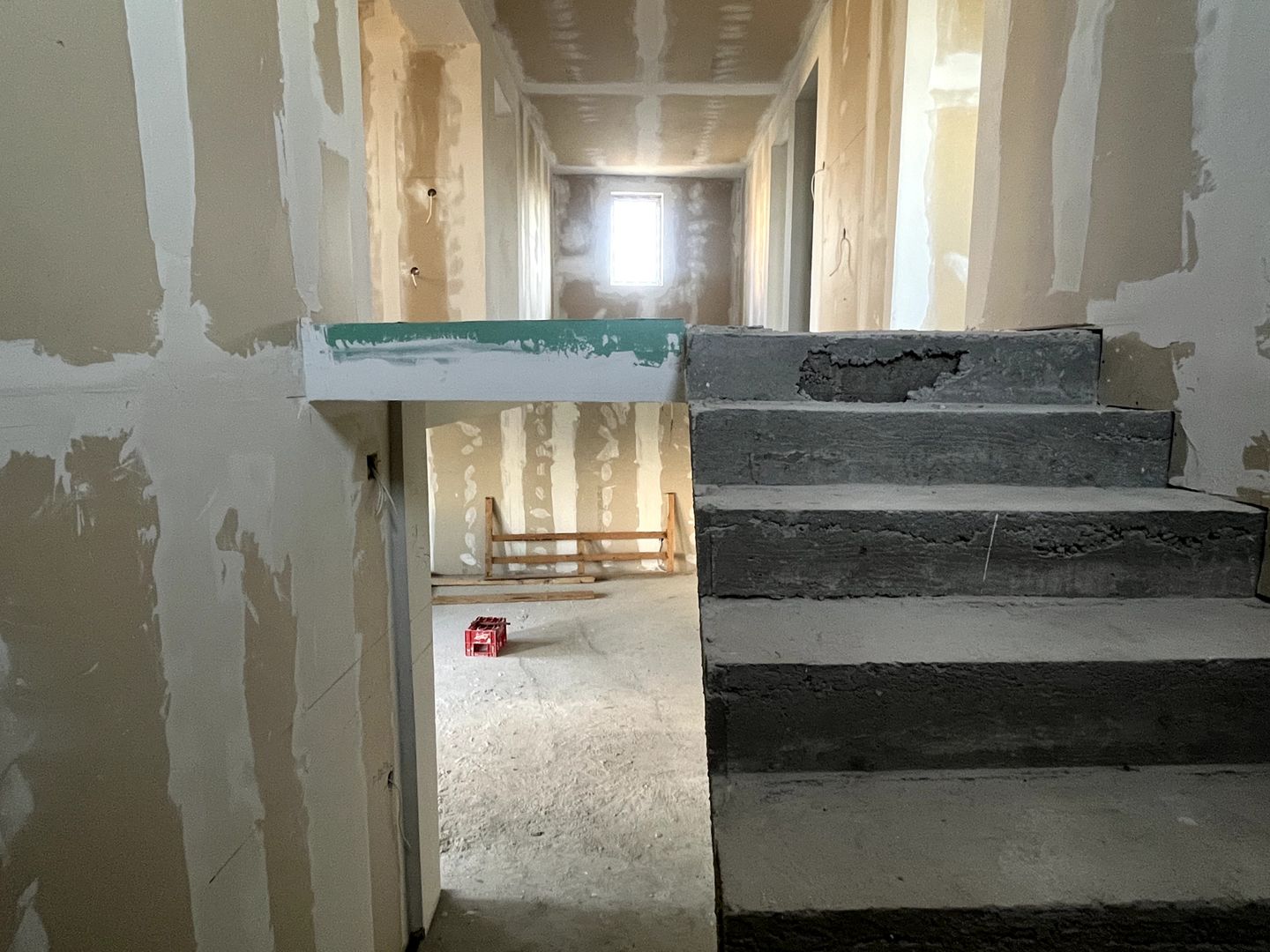 Casa la gri, 7 camere, 2 bai - Poză 5