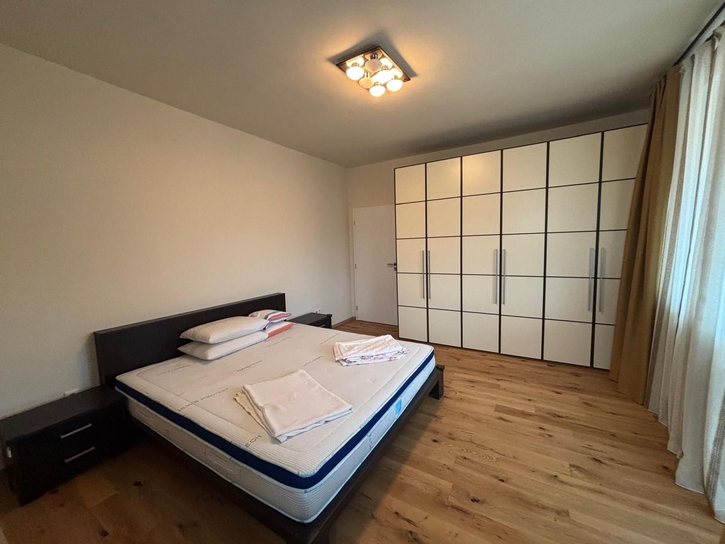 Apartament spatios si complet renovat - Poză 7