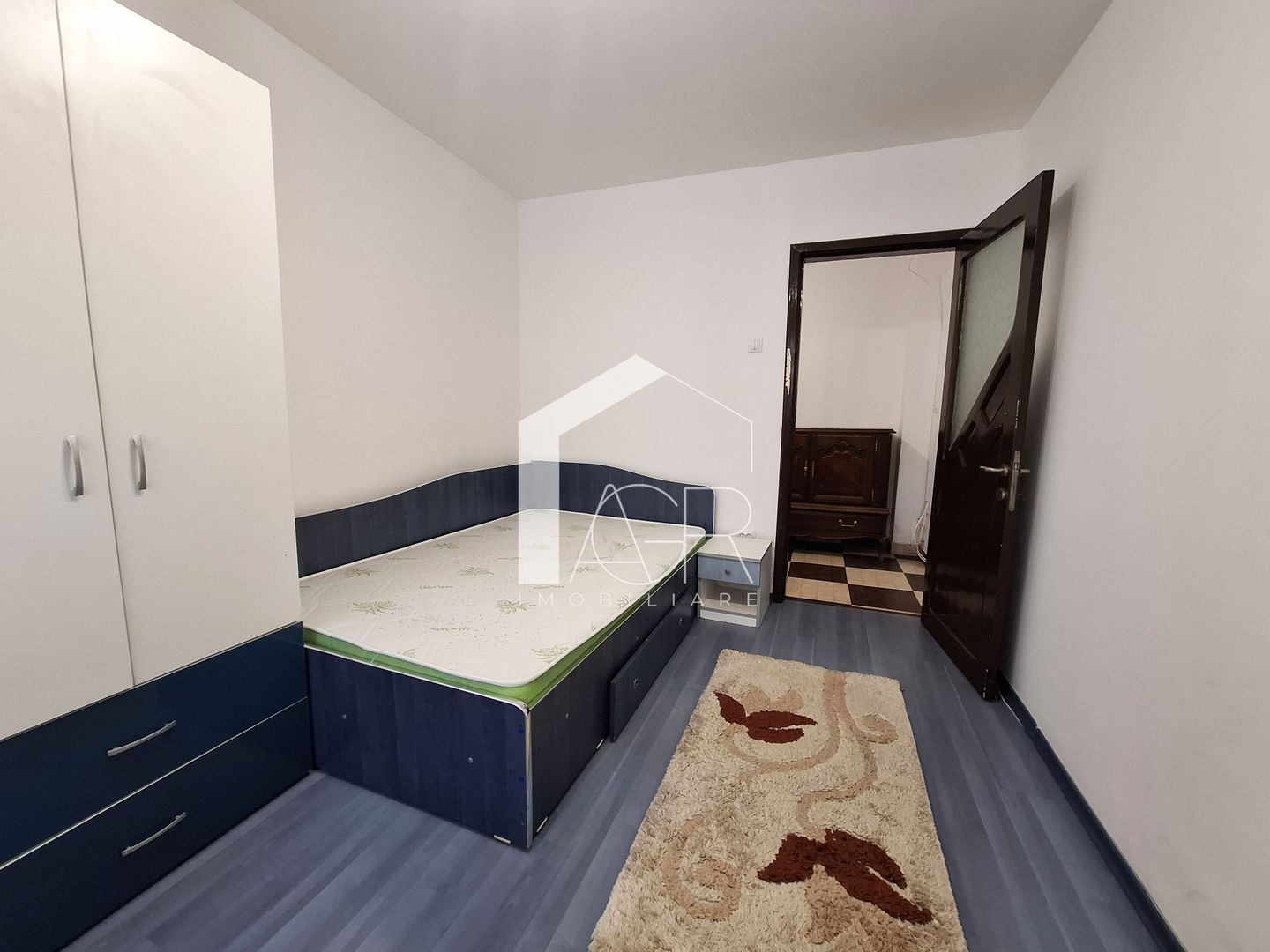 Apartament cu 3 camere, decomandat, zona Republicii - Poză 9