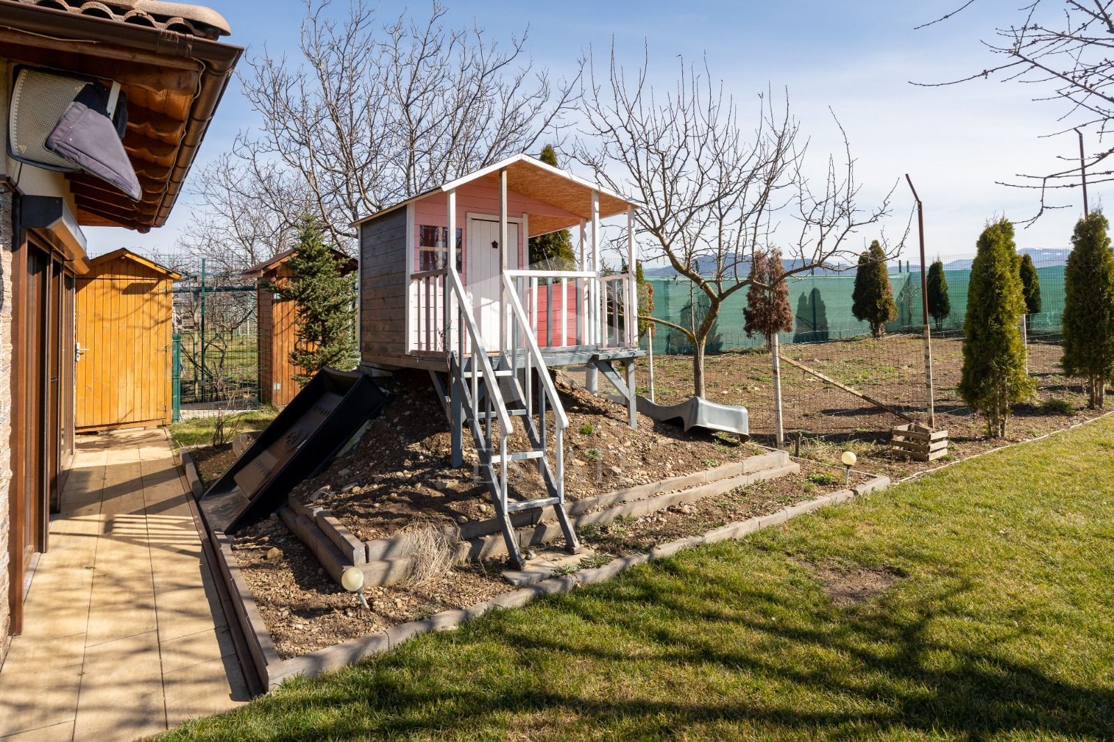 Sacele-Casa 6 dormitoare + 4 bai teren 979 mp. - Poză 52