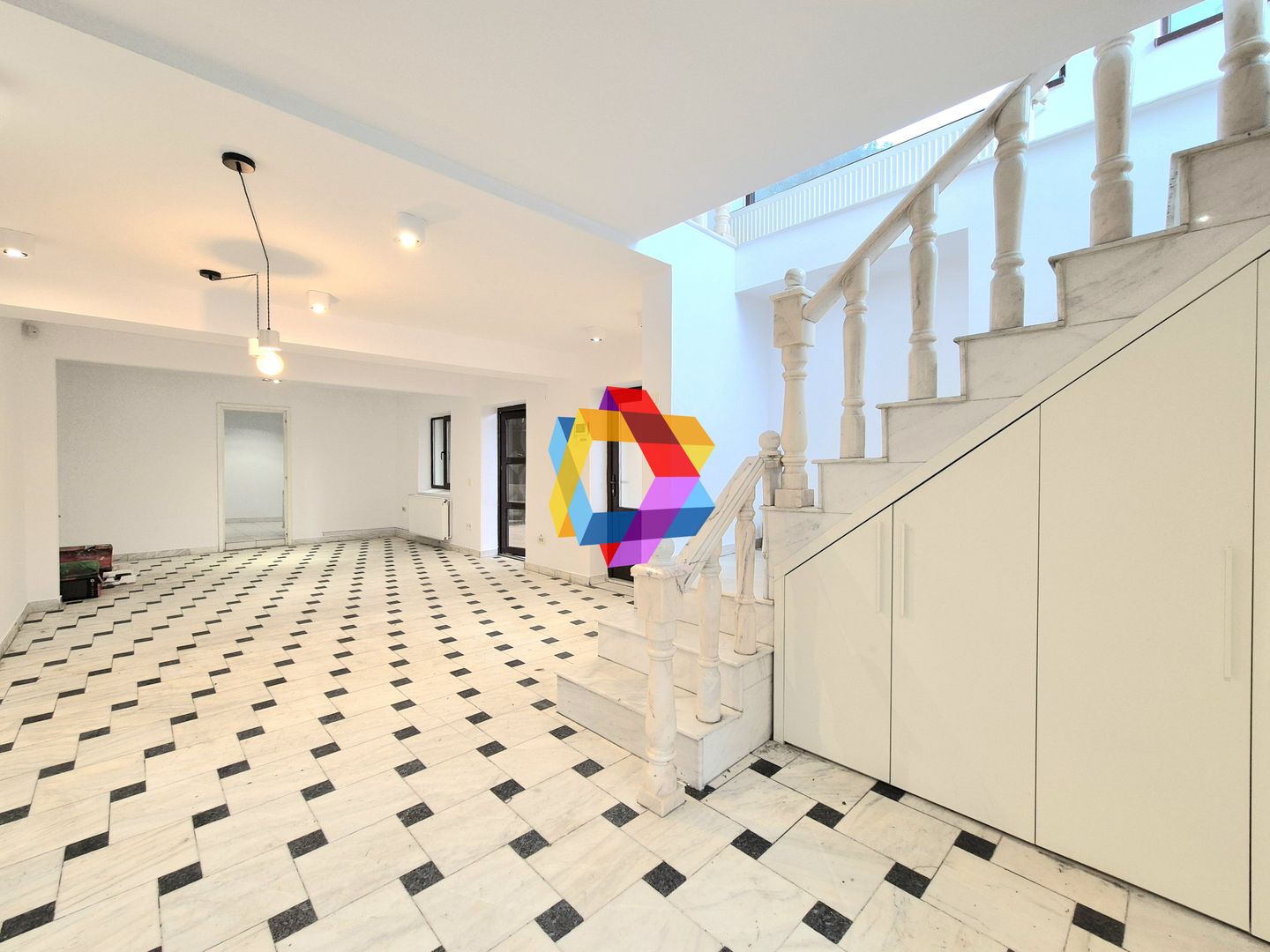 Spatiu comercial la casa - 170 mp - Poză 1