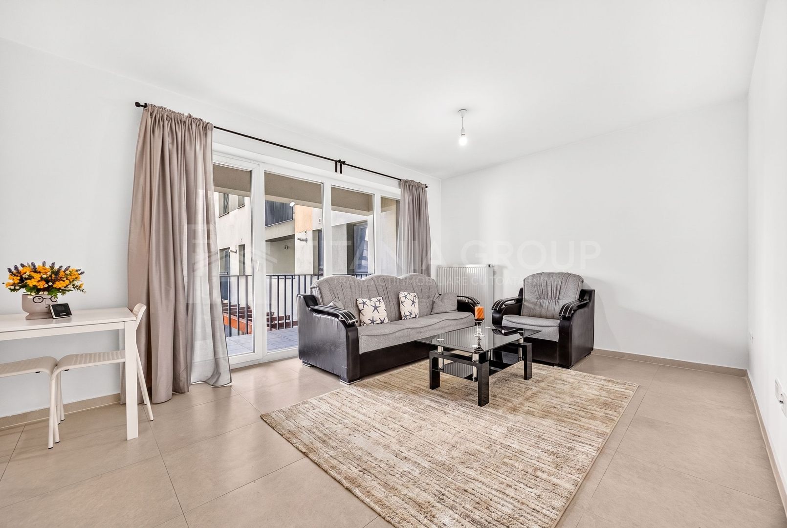 Studio modern | Kasper Coresi | Parcare & boxă - Poză 2
