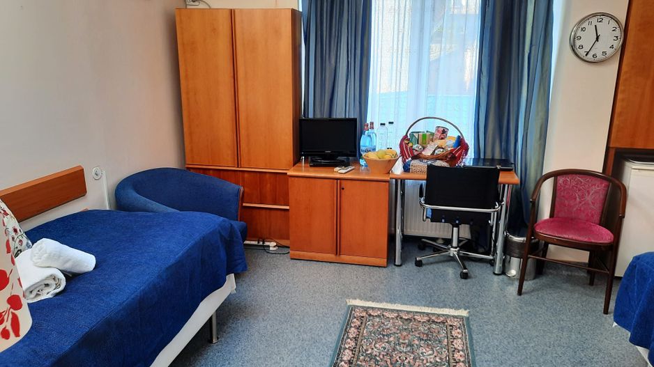 Proprietate versatilă, ideală pentru activități sociale, medicale sau - Poză 15