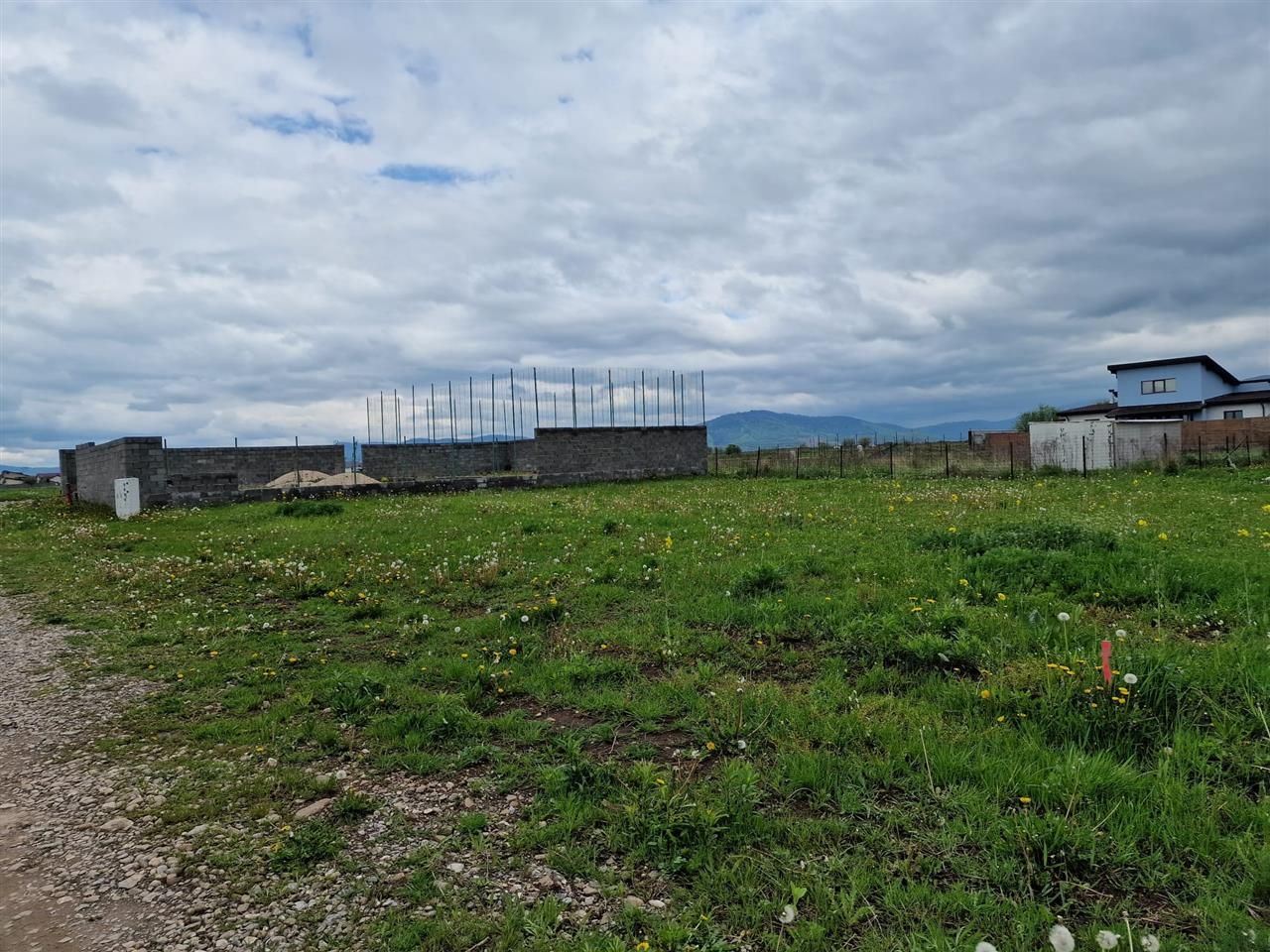 Teren intravilan, ideal constructie casa, Sacele -  Izvor, Brasov. - Poză 3