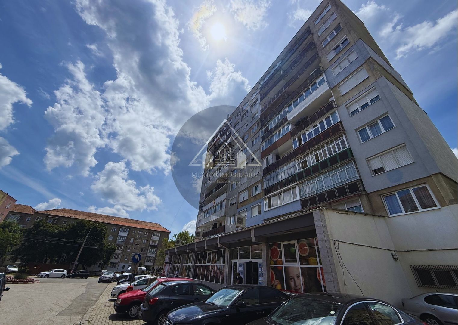 Apartament decomandat 3 camere, de vanzare - Poză 2