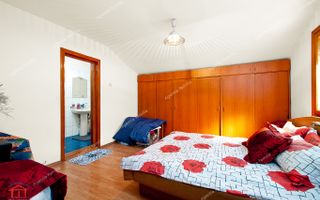 Vila cocheta, situata in centrul istoric al orasului - Poză 16