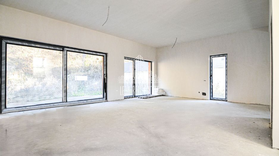 🏡 Casă Individuală Modernă cu Panoramă Superbă in Florești, zona VIVO - Poză 2