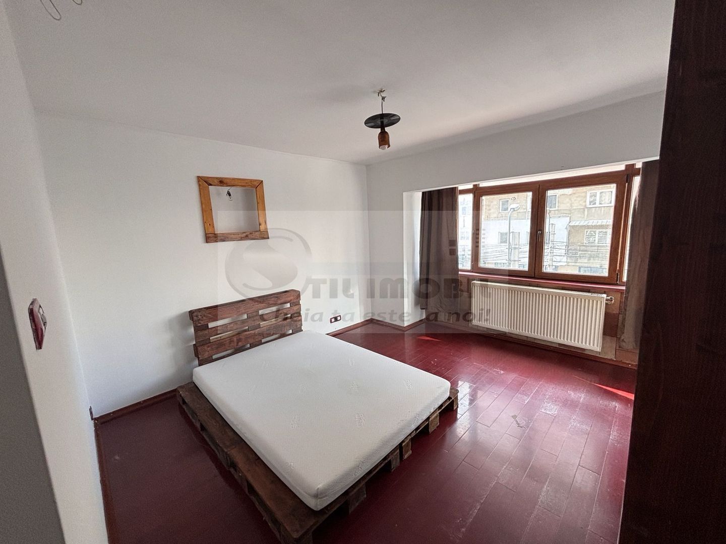 Apartament 3 camere Decomandat, et. 1, bulevard GARA - 139,900 EURO - Poză 9