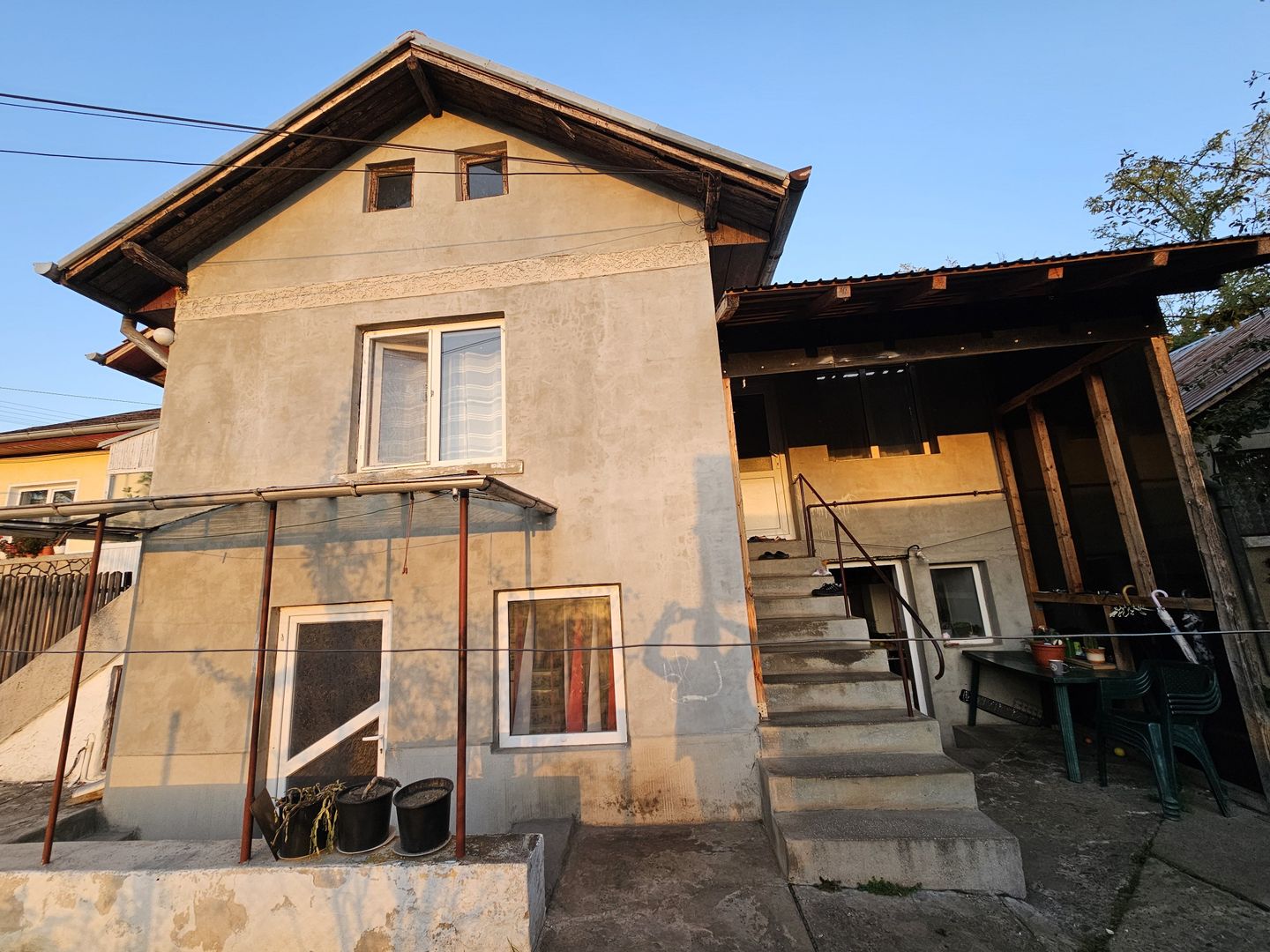 Casa 127mp mobilata/utilata+ anexa+garaj+beci+teren intravilan 1233 mp - Poză 1