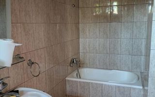 Clădire multifuncțională de vânzare sau închiriere – 7 Noiembrie - Poză 9