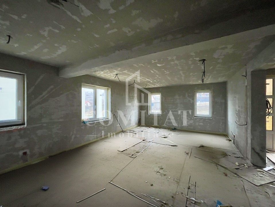 Casa individuala cu teren generos, retrasă de la trafic - Poză 8