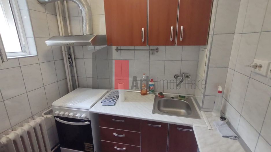 Închiriere apartament 2 camere Apărătorii Patriei - Poză 1