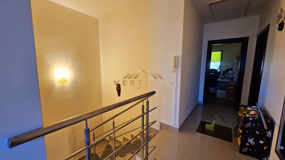 Casă / Vilă cu 4 camere de vânzare în Berceni - Poză 6