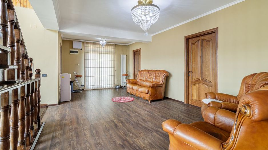 Casa Mare Sector 2, 550mp util, 300mp teren - Poză 20