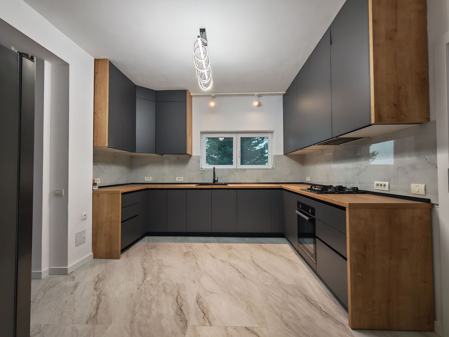 Vilă duplex Pipera, grădină, parcare - Poză 3