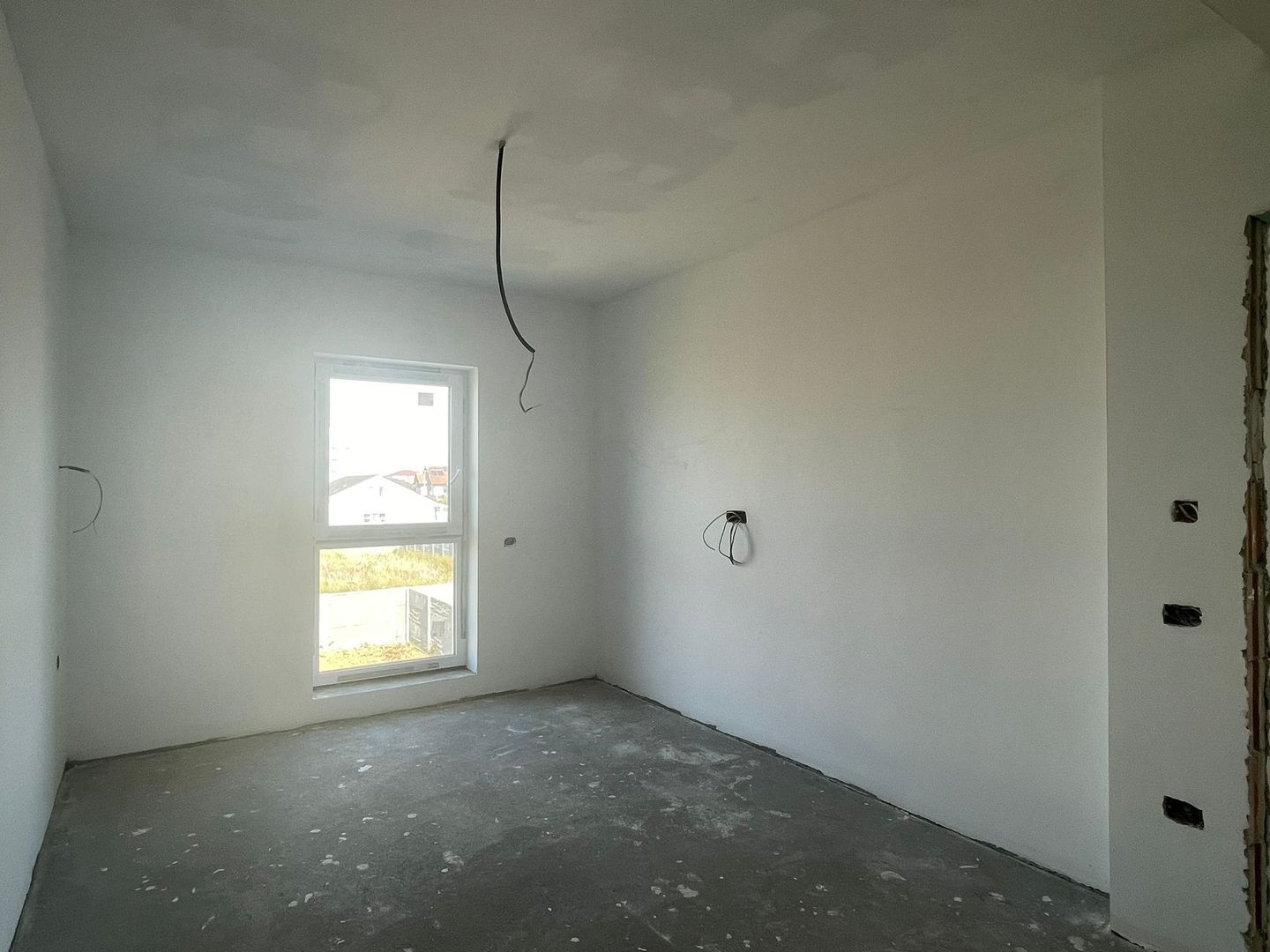 Duplex despartit prin camera tehnica- 5 camere- Mosnita Noua - Poză 6