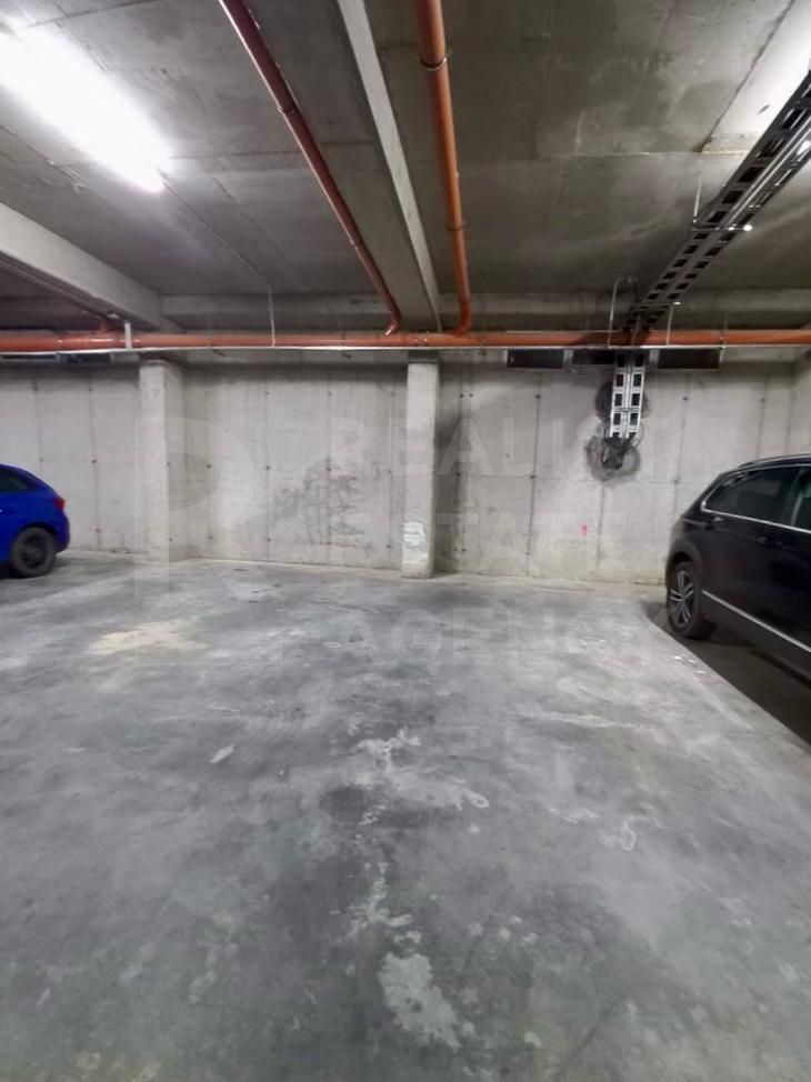 Apartament cu 3 camere – 13 Decembrie, Coresi la 5 minute pe jos. - Poză 17