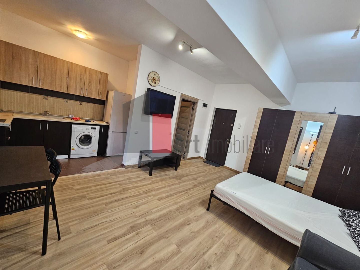 Garsonieara de vanzare-Piata Alba Iulia-Unirii-cu centrala - Poză 1