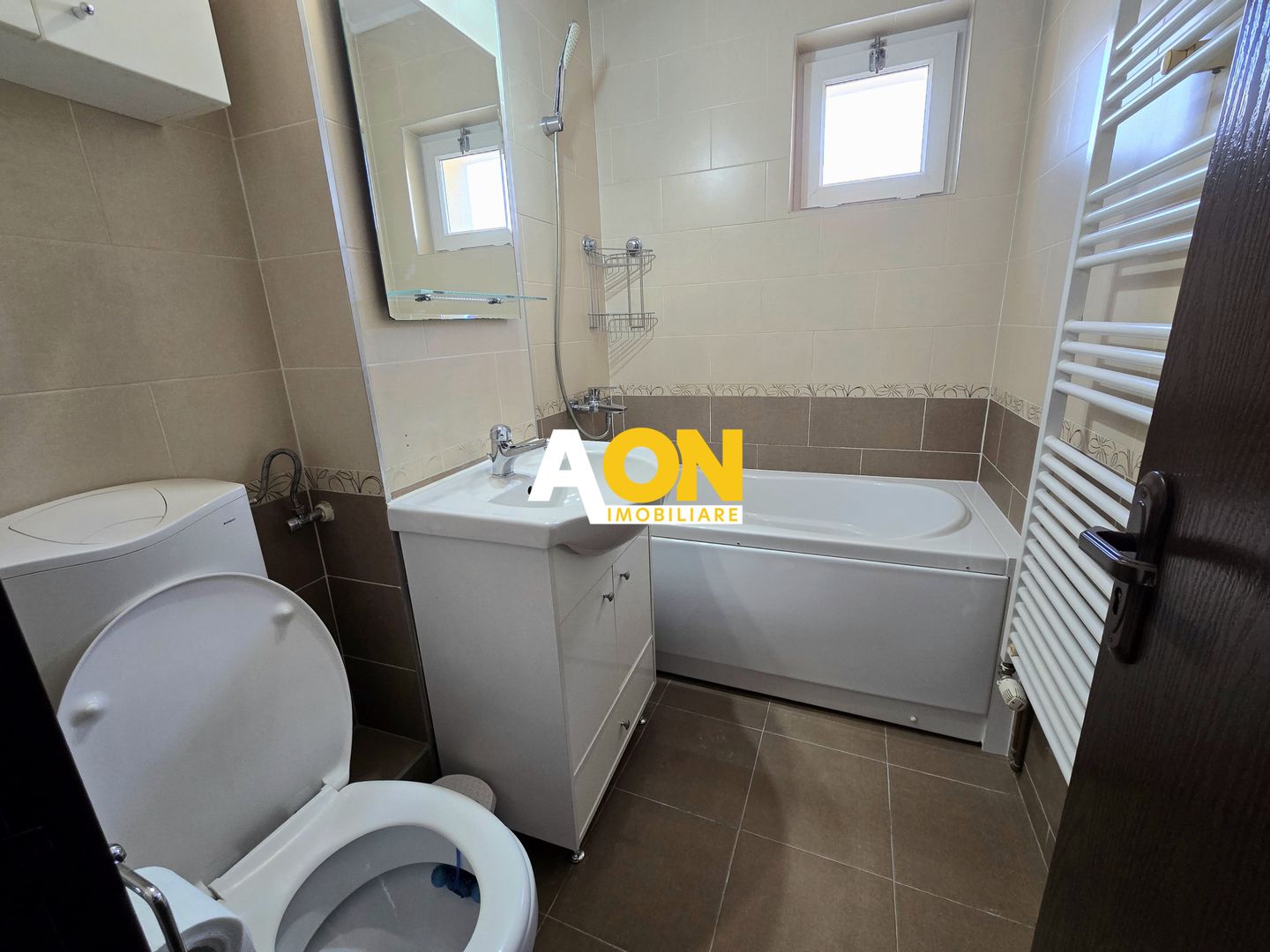 Apartament 2 Camere, Renovat Zona Cetate, Bloc cu Lift - Poză 5