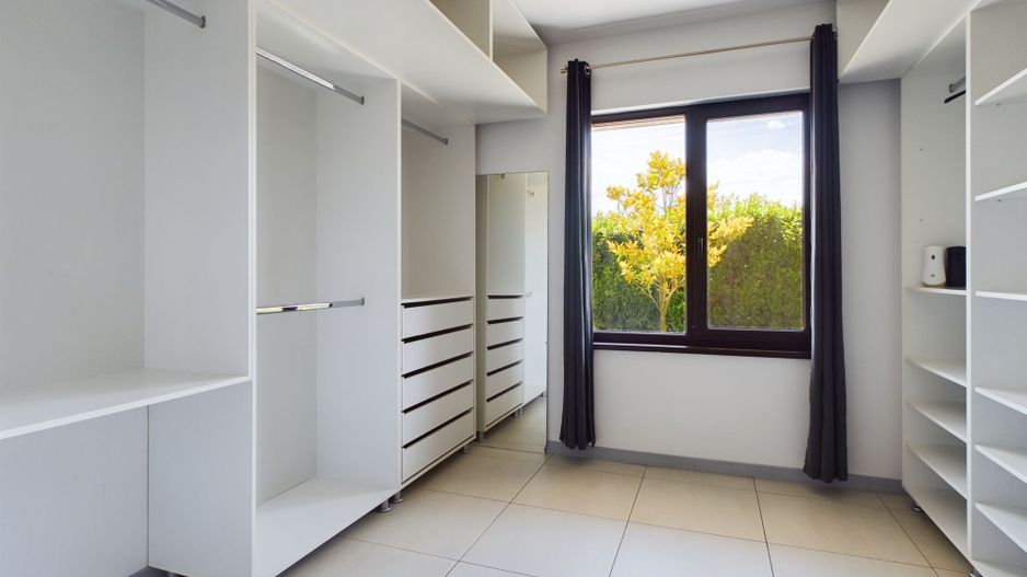 Vilă modernă cu 5 camere în Curtici - Poză 21
