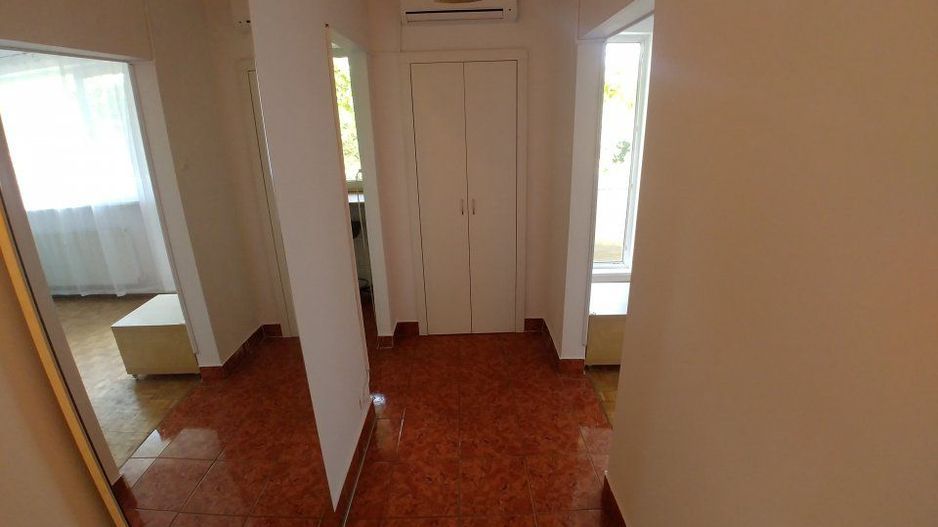 Inchiriem apartament 2 camere zona 1 Mai - Poză 8