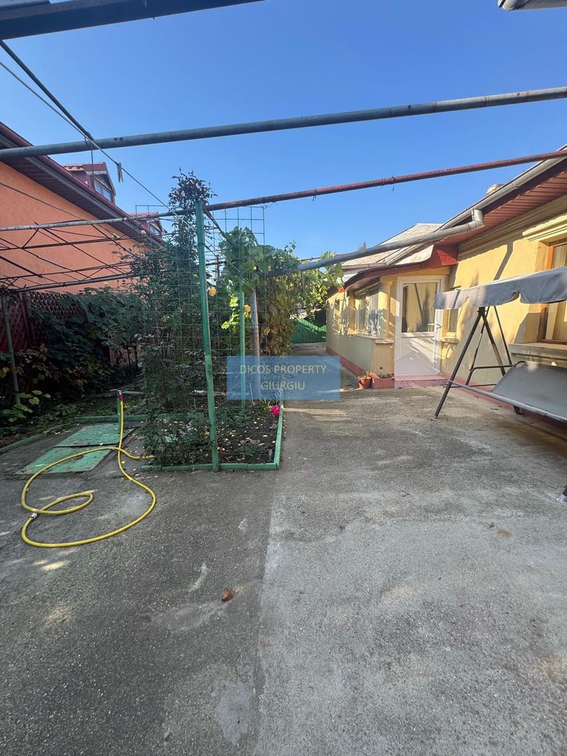 Casă cu garaj și anexe, teren 397 mp – Șoseaua Bălănoaiei - Poză 9