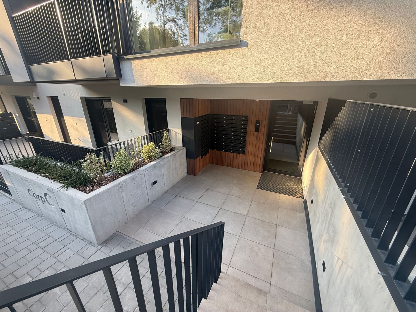 AP. 2 CAMERE- QUARTIER AZUGA, PARCARE SUBTERANA, CENTRALA, NEGOCIABIL - Poză 11