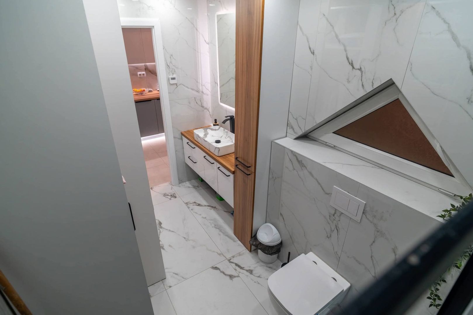 Apartament deosebit într-o clădire cu istorie, în centrul Timișoarei  📍 - Poză 4