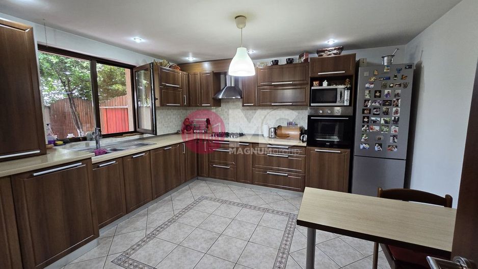 Casa de vanzare 6 camere- Voluntari - Poză 1