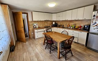 Casa 4 camere, mobilata, utilata, 593 mp teren, zona Centru - Poză 9