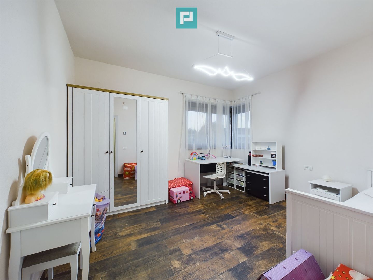 Casă modernă cu piscină încălzită în zona Tivoli - Poză 5