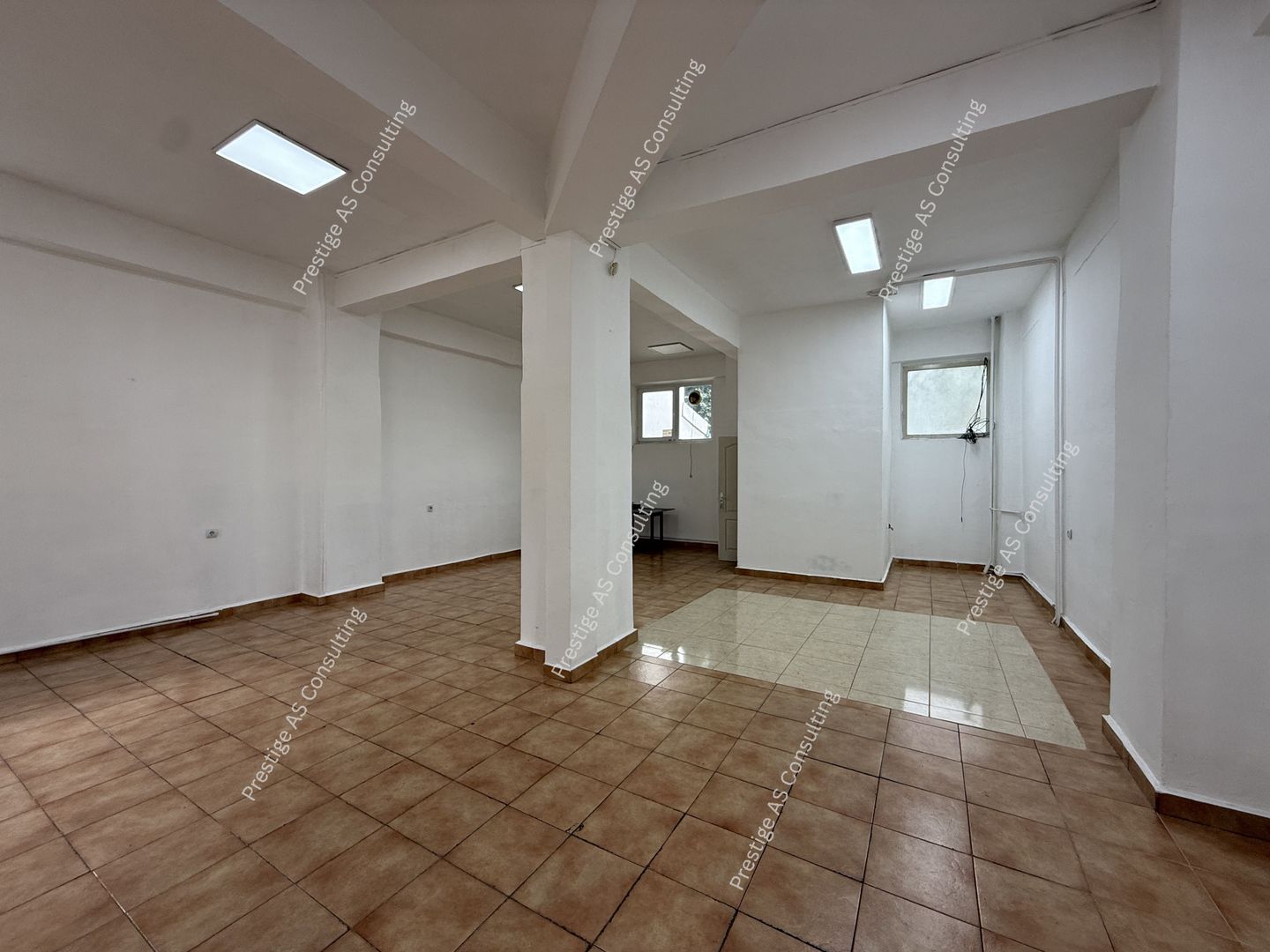 Spatiu comercial Parter cu Vad comercial | 80mp Soarelui-Uranus Plaza - Poză 1