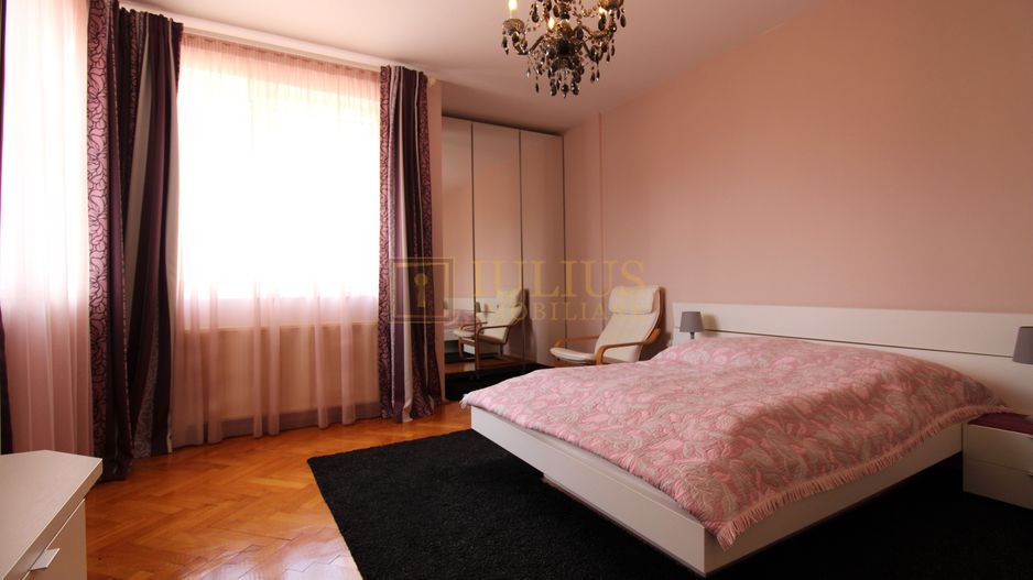 3 dormitoare, 3 bai, living spatios, 2 terase si curte. - Poză 18