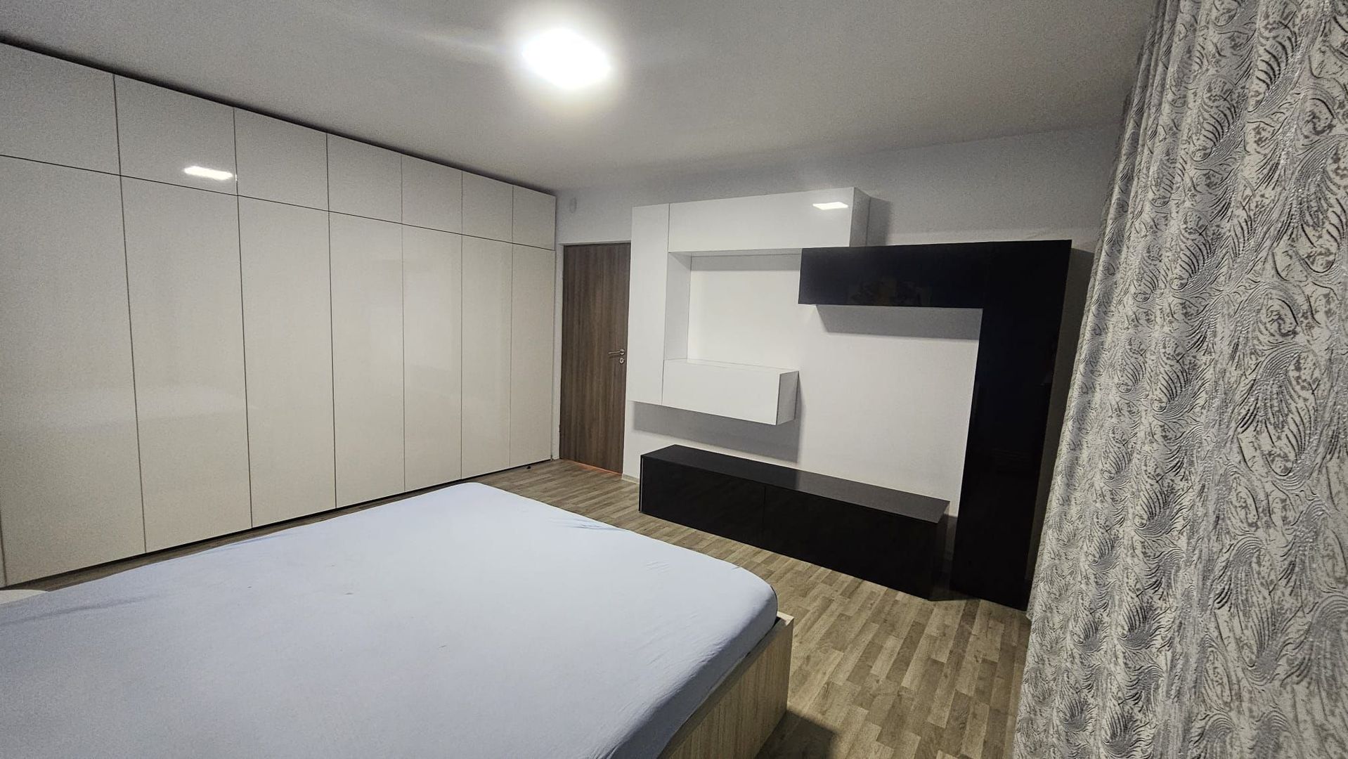 Apartament 4 camere  Parcul Sebastian cu Centrala si Parcare - Poză 11