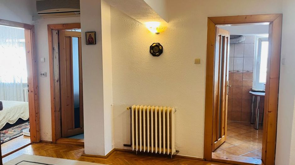 Apartament ultracentral, 3 camere, cu priveliste impresionanta, langa Mercur - Poză 14