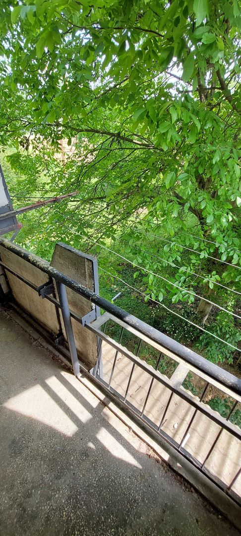 BRASADAS vinde ap cu o camera 38mp etaj 2/3 Ostrovului Lux. - Poză 3