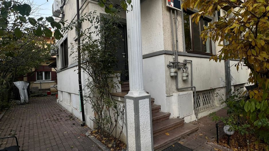 SPATIU DE BIROURI | ARCUL DE TRIUMF | MOBILAT | GRADINA CU TERASA - Poză 14