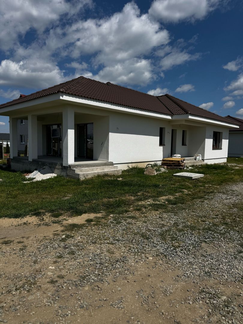 Casa in proces de finisaj de vânzare in Sebeș - Poză 1