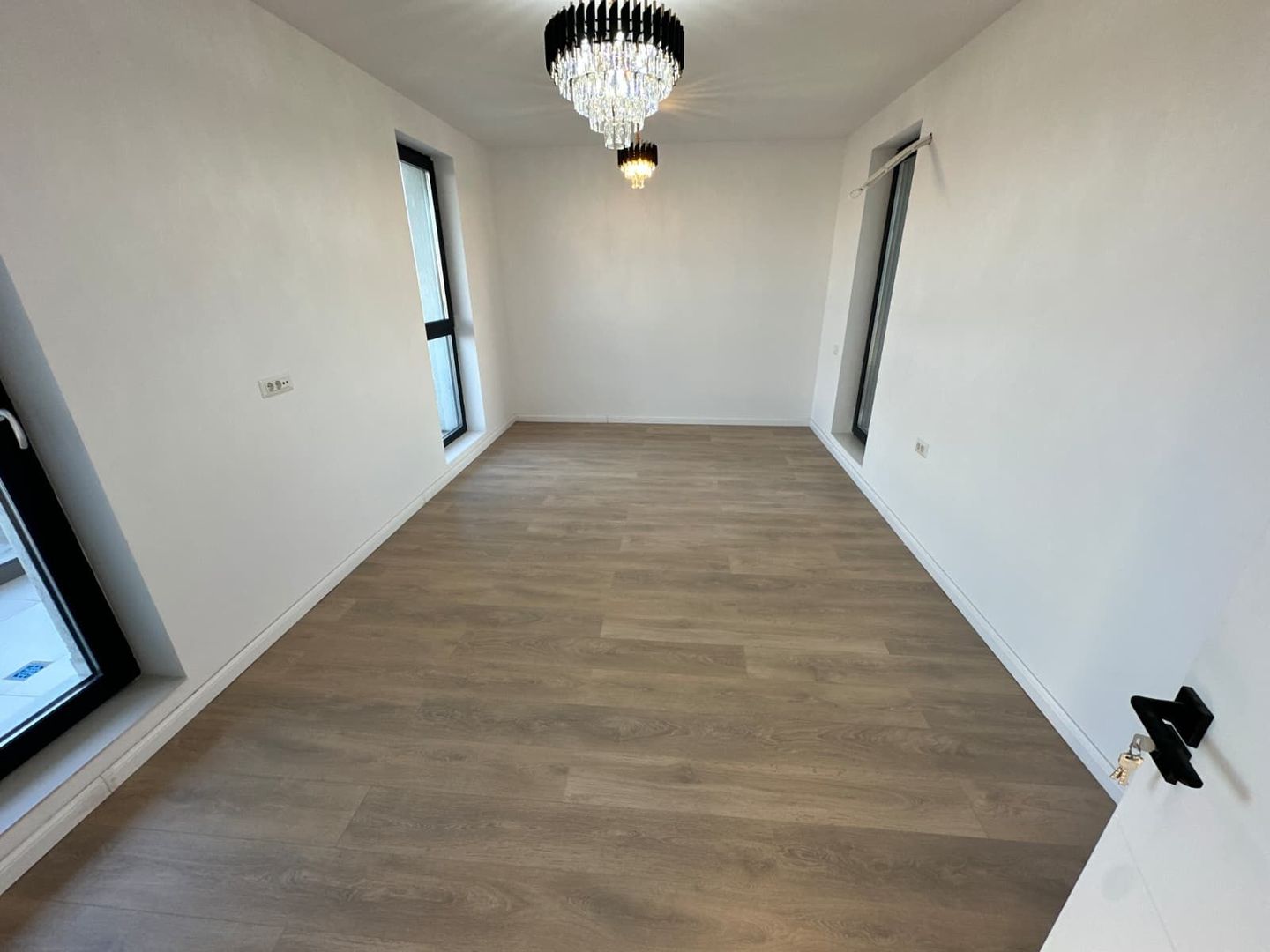 CASE INDIVIDUALE DOMNESTI - 6 CAMERE, GARAJ, PANOURI SOLARE, COMIS 0% - Poză 17